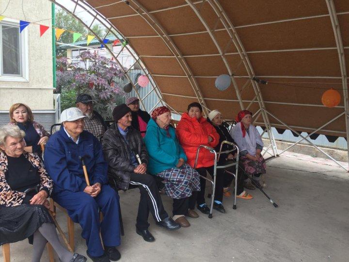 Қарттар күні